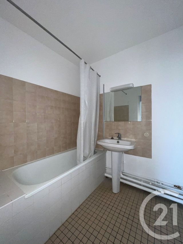 Appartement F3 &agrave; louer - 3 pi&egrave;ces - 66 m2 - Paris - 75013 - ILE-DE-FRANCE