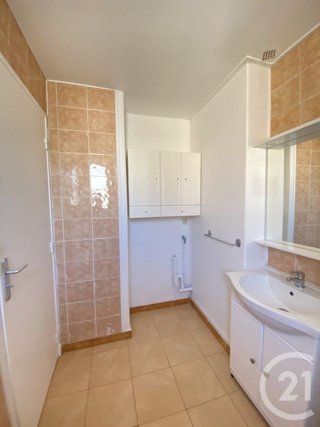 Appartement F3 &agrave; louer - 3 pi&egrave;ces - 70,15 m2 - Paris - 75013 - ILE-DE-FRANCE