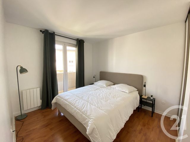 Appartement F4 &agrave; louer - 4 pi&egrave;ces - 91 m2 - Le Kremlin Bicetre - 94 - ILE-DE-FRANCE