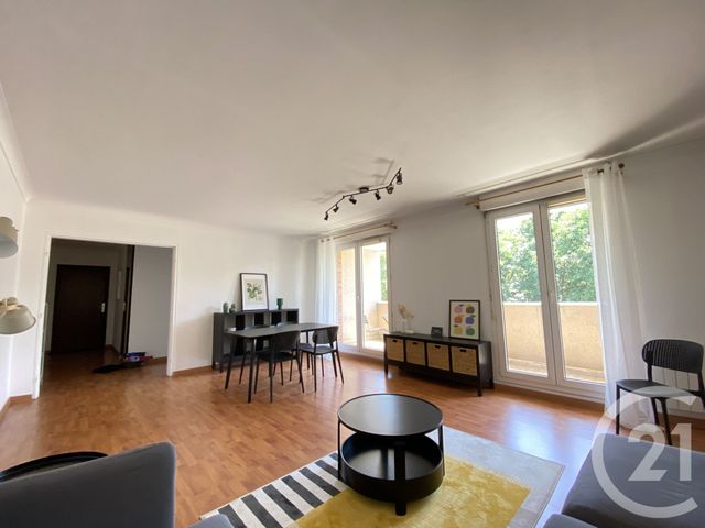 Appartement F4 &agrave; louer - 4 pi&egrave;ces - 91 m2 - Le Kremlin Bicetre - 94 - ILE-DE-FRANCE