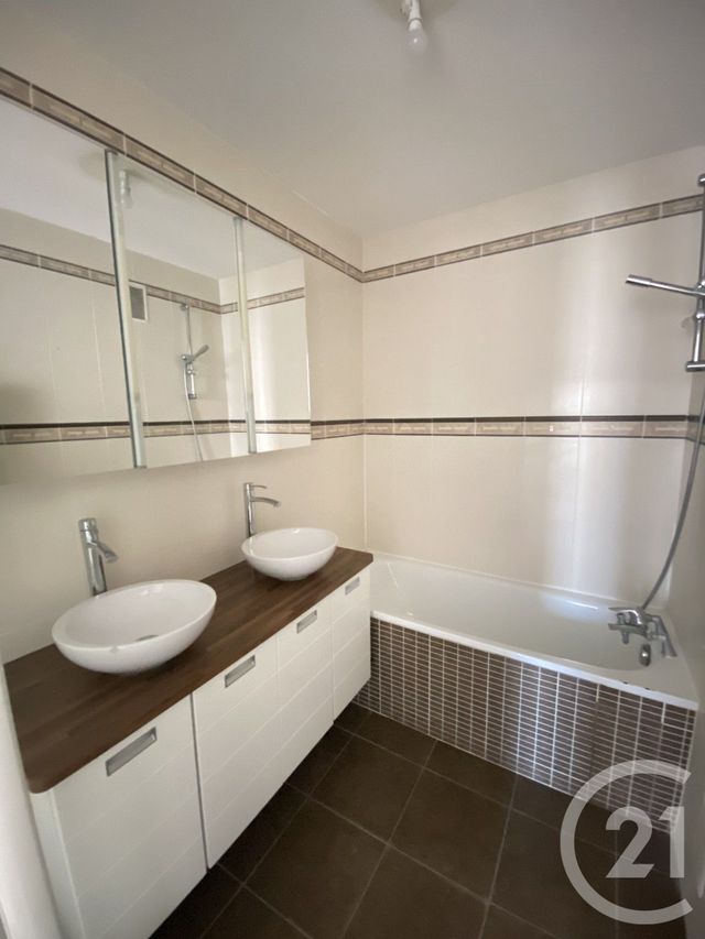 Appartement F4 &agrave; louer - 4 pi&egrave;ces - 80,56 m2 - Paris - 75013 - ILE-DE-FRANCE