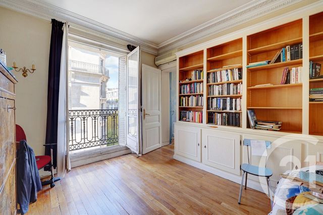 Afficher la photo en grand Appartement T5 à vendre - 5 pièces - 109,73 m2 - Paris - 75015 - ILE-DE-FRANCE