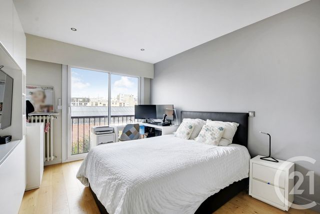 Appartement T4 à vendre - 4 pièces - 93 m2 - Paris - 75015 - ILE-DE-FRANCE