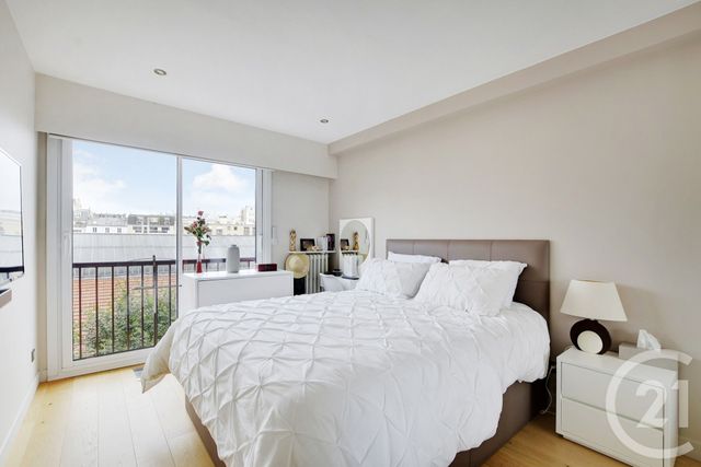 Appartement T4 à vendre - 4 pièces - 93 m2 - Paris - 75015 - ILE-DE-FRANCE