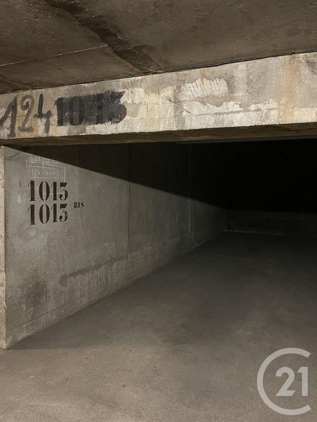 Parking à louer - 12 m2 - Villejuif - 94 - ILE-DE-FRANCE