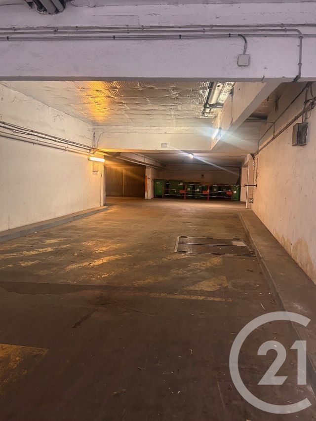 Parking à louer - 10 m2 - Paris - 75011 - ILE-DE-FRANCE