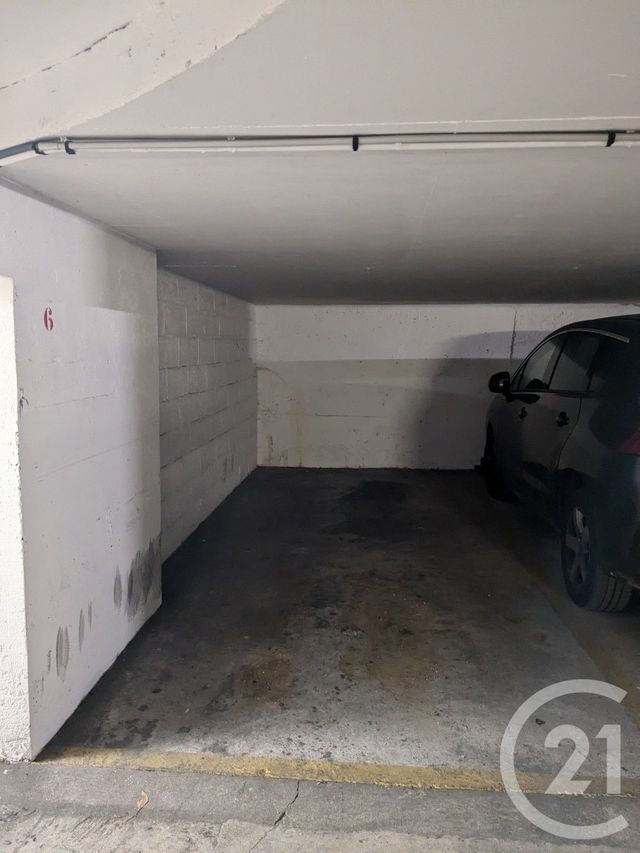 Parking à louer - 10 m2 - Paris - 75011 - ILE-DE-FRANCE