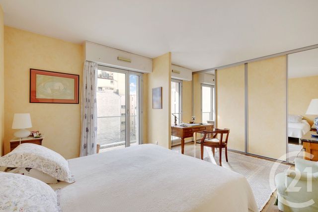 Appartement F5 à vendre - 5 pièces - 96 m2 - Paris - 75010 - ILE-DE-FRANCE