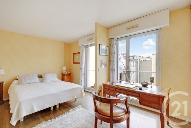 Appartement F5 à vendre - 5 pièces - 96 m2 - Paris - 75010 - ILE-DE-FRANCE