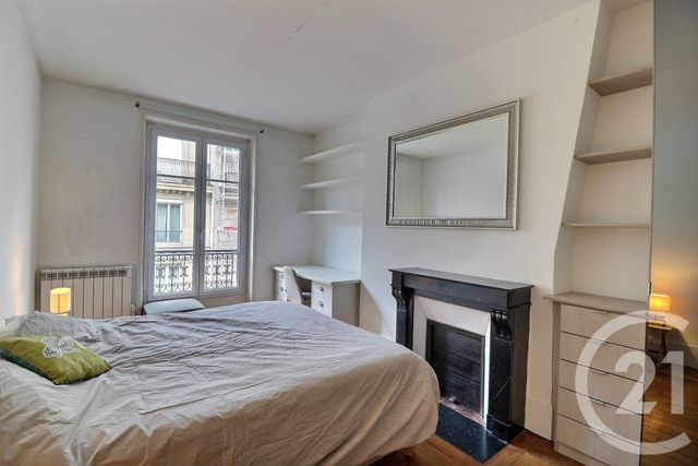 Afficher la photo en grand Appartement F2 à vendre - 2 pièces - 44,60 m2 - Paris - 75010 - ILE-DE-FRANCE