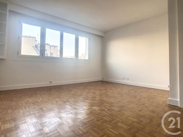 Afficher la photo en grand Appartement Studio à louer - 1 pièce - 32,97 m2 - Paris - 75012 - ILE-DE-FRANCE