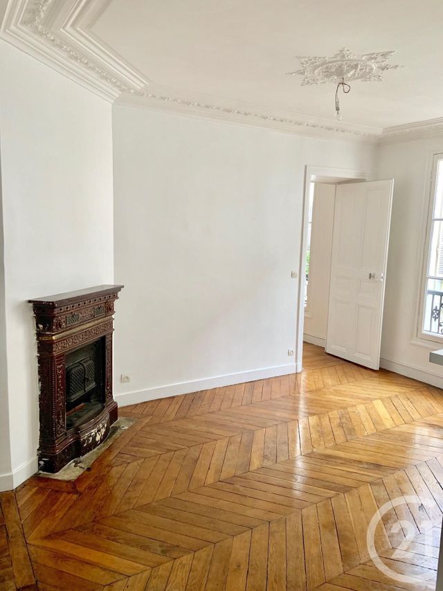 Afficher la photo en grand Appartement F2 à louer - 2 pièces - 49,20 m2 - Paris - 75010 - ILE-DE-FRANCE