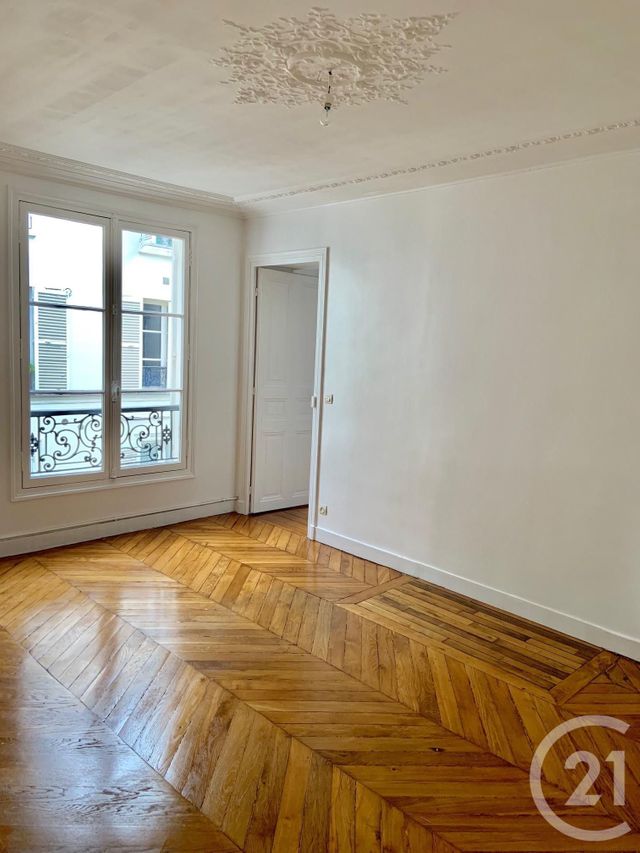 Afficher la photo en grand Appartement F2 à louer - 2 pièces - 49,20 m2 - Paris - 75010 - ILE-DE-FRANCE
