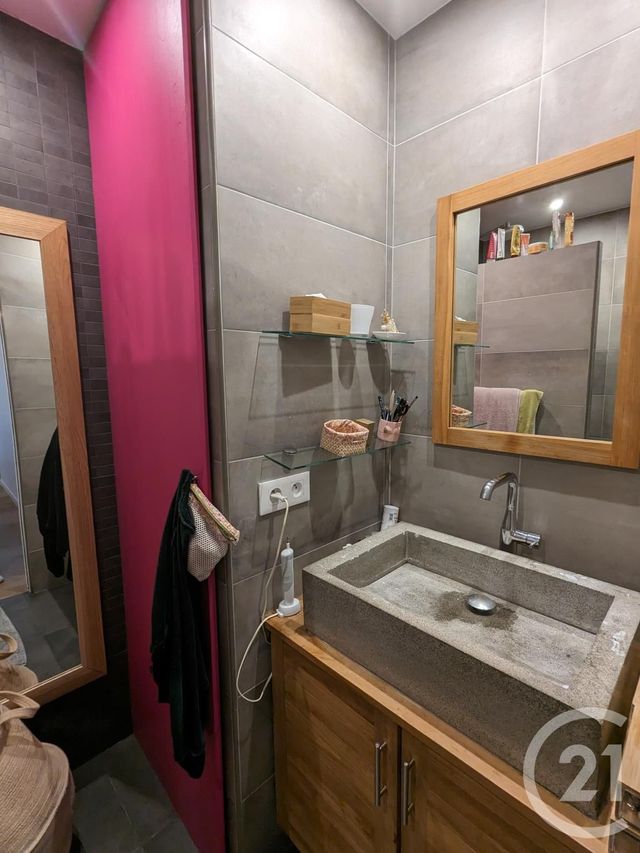 Appartement T2 &agrave; louer - 2 pi&egrave;ces - 46 m2 - Paris - 75011 - ILE-DE-FRANCE