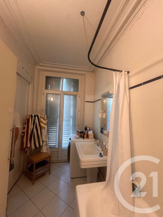 Appartement F3 &agrave; louer - 3 pi&egrave;ces - 71,64 m2 - Paris - 75010 - ILE-DE-FRANCE