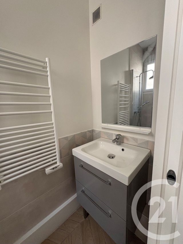 Appartement F2 &agrave; louer - 2 pi&egrave;ces - 38,63 m2 - Paris - 75010 - ILE-DE-FRANCE