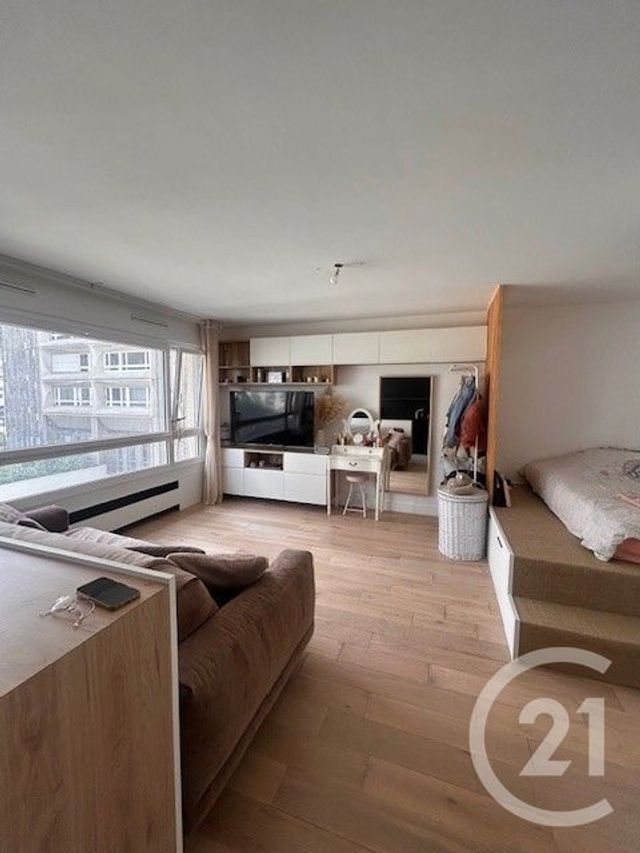 Appartement Studio à louer PARIS
