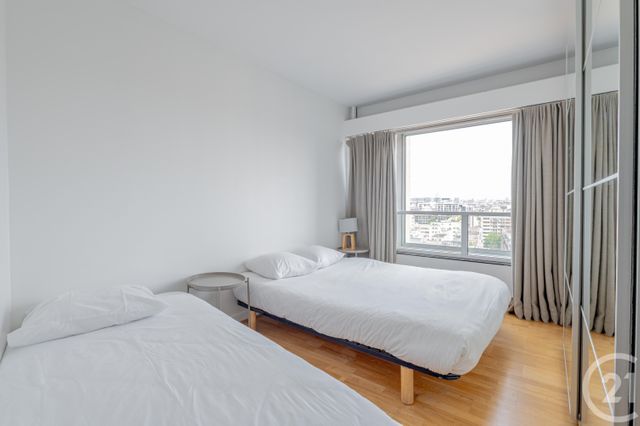 Afficher la photo en grand Appartement F3 à vendre - 3 pièces - 94,38 m2 - Paris - 75015 - ILE-DE-FRANCE