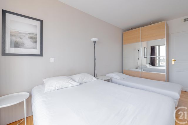 Afficher la photo en grand Appartement F3 à vendre - 3 pièces - 94,38 m2 - Paris - 75015 - ILE-DE-FRANCE