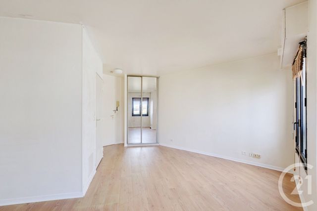 Afficher la photo en grand Appartement F1 à vendre - 1 pièce - 26,45 m2 - Paris - 75015 - ILE-DE-FRANCE