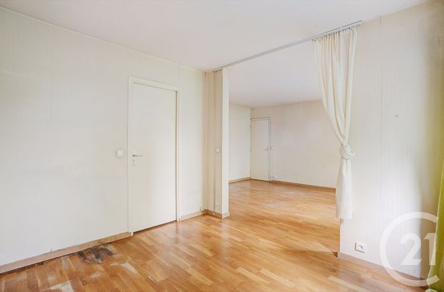 Afficher la photo en grand Appartement F2 à vendre - 2 pièces - 43,85 m2 - Paris - 75015 - ILE-DE-FRANCE