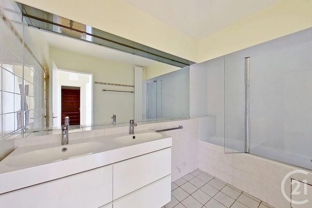 Appartement F3 &agrave; louer - 3 pi&egrave;ces - 75,55 m2 - Paris - 75015 - ILE-DE-FRANCE