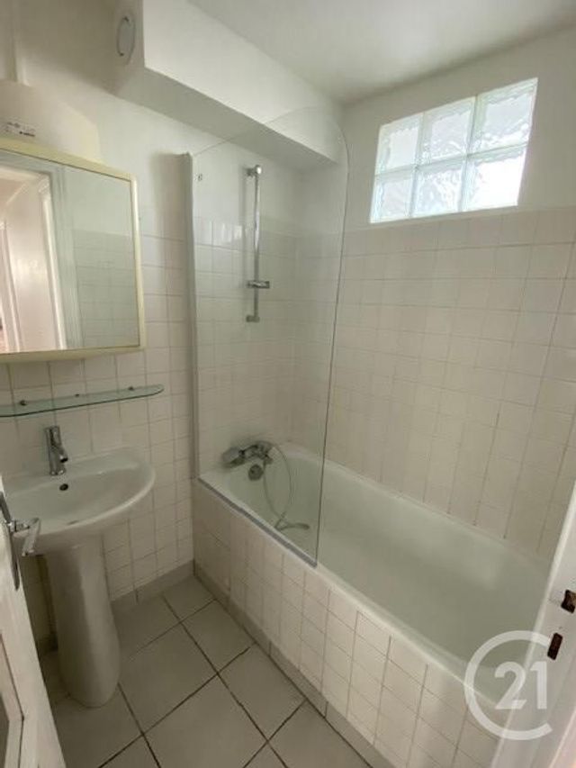 Appartement F1 &agrave; louer - 2 pi&egrave;ces - 31,10 m2 - Paris - 75015 - ILE-DE-FRANCE