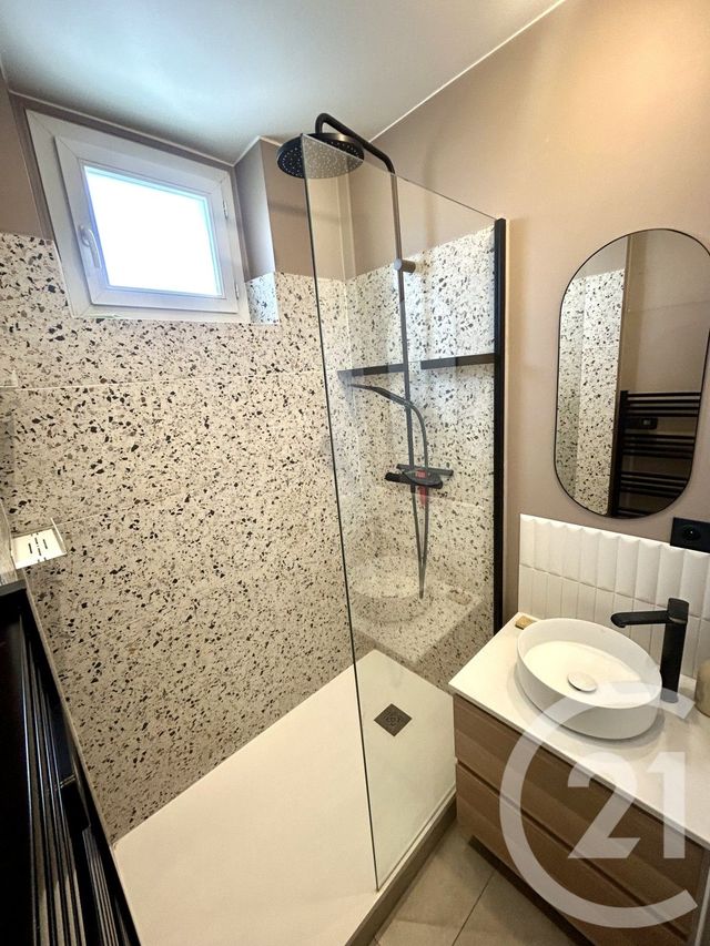 Appartement F2 &agrave; louer - 2 pi&egrave;ces - 37,60 m2 - Paris - 75015 - ILE-DE-FRANCE