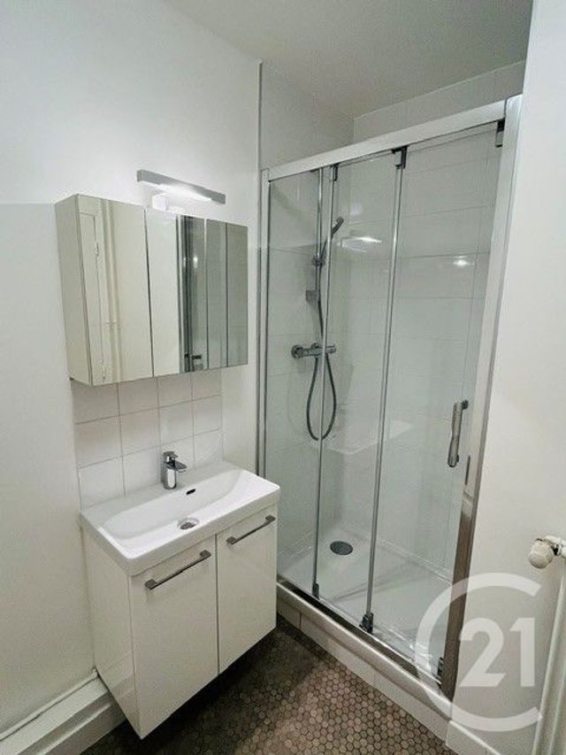 Appartement F1 &agrave; louer - 1 pi&egrave;ce - 25,39 m2 - Paris - 75015 - ILE-DE-FRANCE