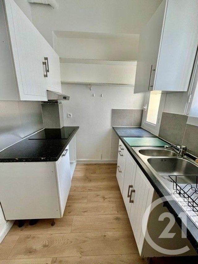 Appartement &agrave; louer - 3 pi&egrave;ces - 74,21 m2 - Paris - 75015 - ILE-DE-FRANCE