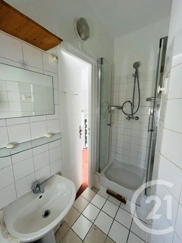 Appartement F3 &agrave; louer - 3 pi&egrave;ces - 52,30 m2 - Paris - 75015 - ILE-DE-FRANCE