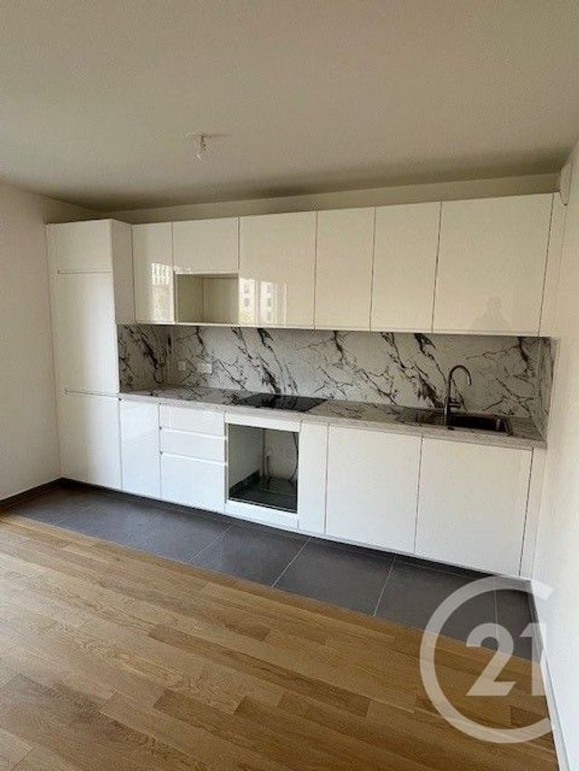 Appartement F4 &agrave; louer - 4 pi&egrave;ces - 92,28 m2 - Suresnes - 92 - ILE-DE-FRANCE